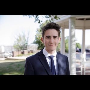 Meet your Posher, Christopher